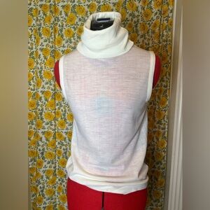 1960’s Women's White Turtleneck Sweater